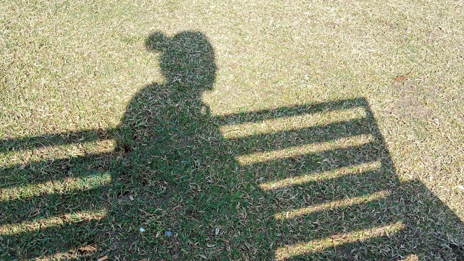 Miksi yritän muuttaa itseäni kelvatakseni? Lapsuudessa opitut selviytymiskeinot aikuisuudessa